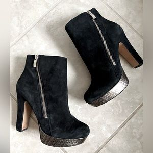 Vince Camuto Jerra Black Suede Zip Bootie Size 7